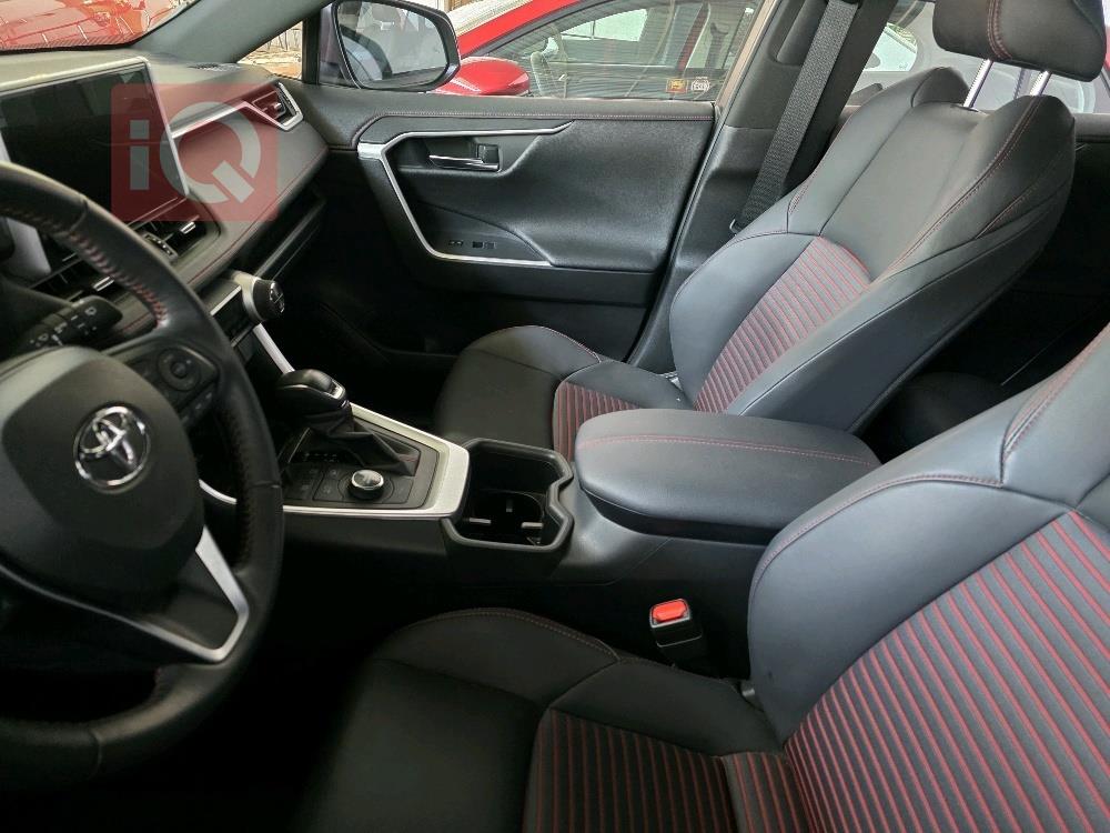 تۆیۆتا ڕاڤ 4